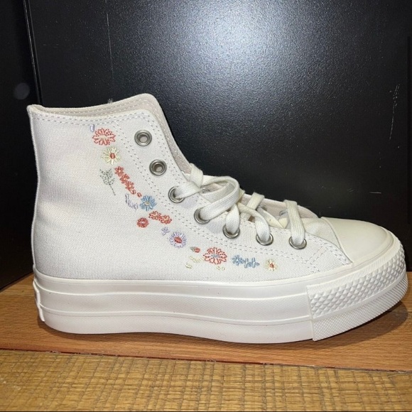 Converse | Shoes | Embroidered Converse Chuck Taylor Allstar Lift Hi Things To Grow Egret A586c 
